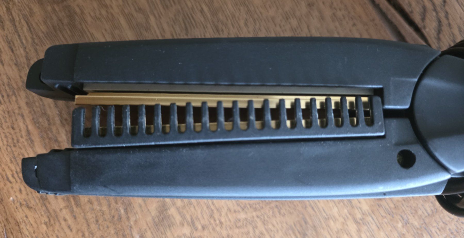 Piastre & Arricciacapelli: Haarstyling-Gerät mit austauschbaren Platten – Usato da Basel venduto da sci_67ms 3