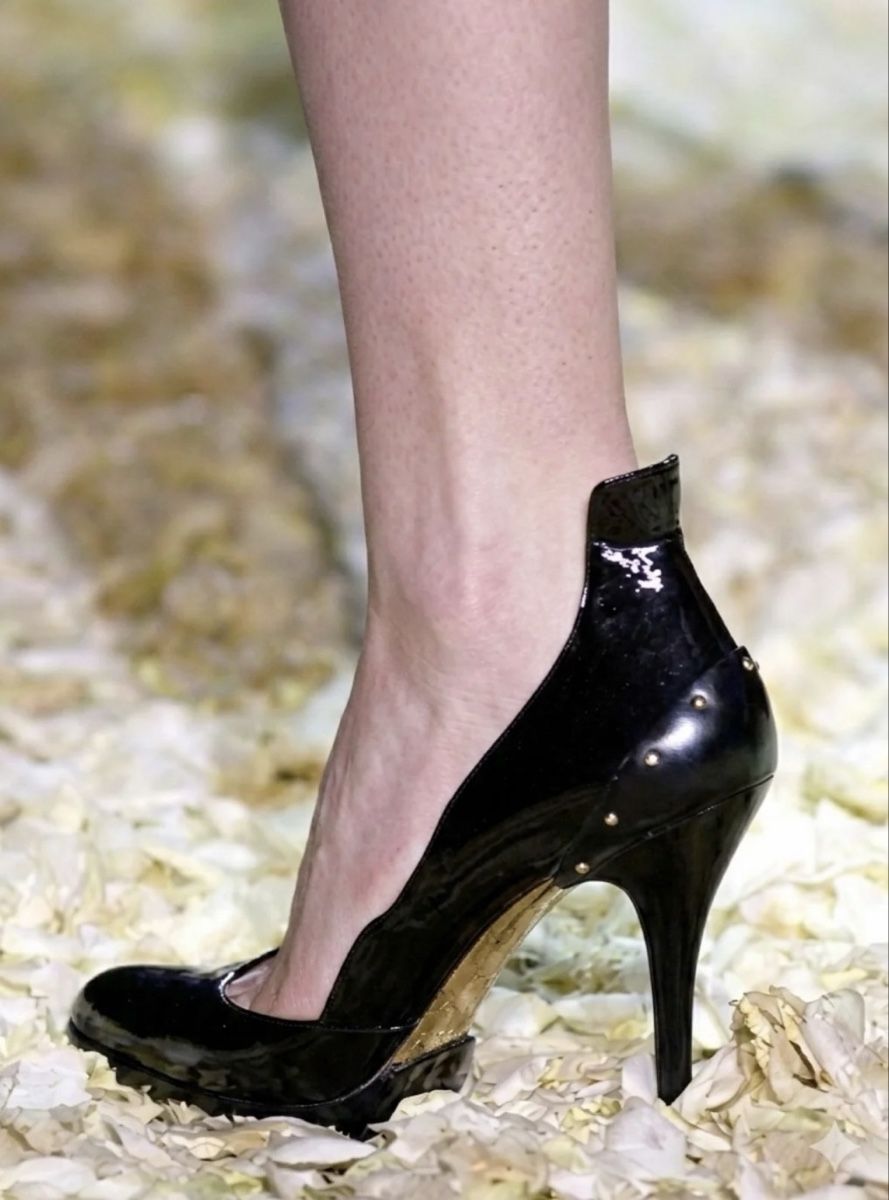 Gucci Scarpe da donna: gucci by tom ford fw2003 studded heels – Usato da Kilchberg ZH venduto da meow26370
