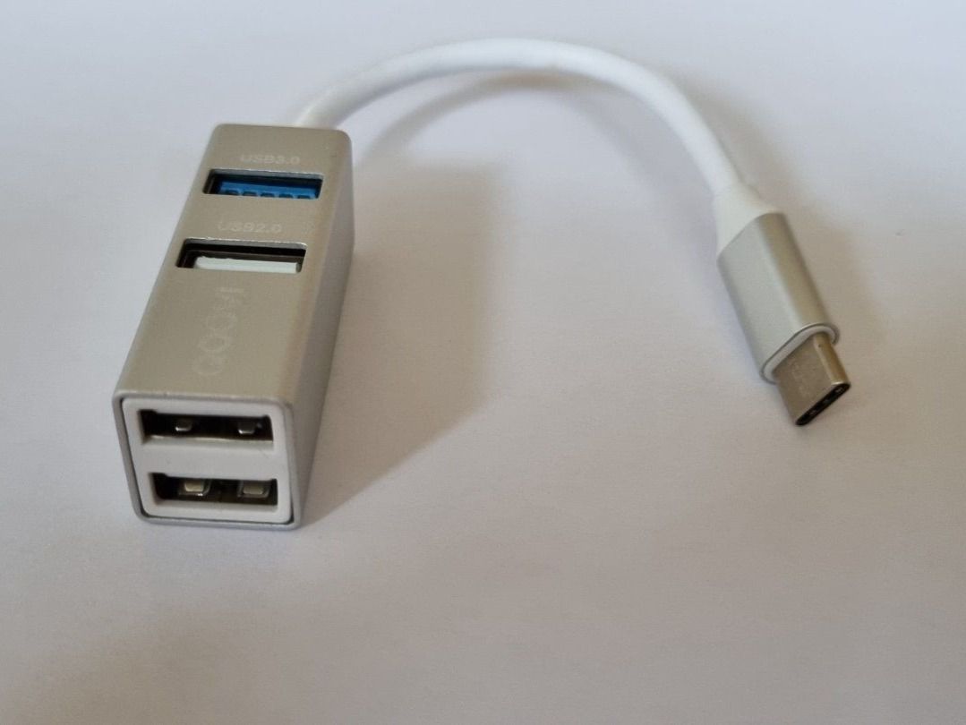 Hubs & Switches: HUB USB C avec 4 port USB – Neu und originalverpackt aus Cheseaux-sur-Lausanne von 10CHF 5