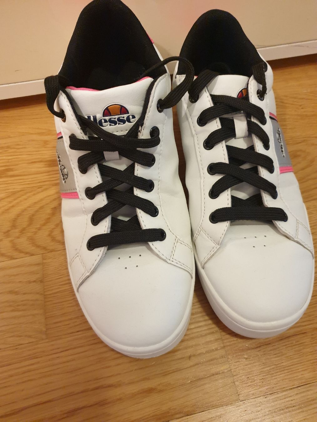 Ellesse Scarpe da donna: Chaussures Ellesse – Usato da Fribourg venduto da mal_8zjh 2