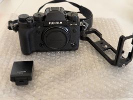 Fujifilm X-T2 Gehäuse (mit Mängeln) + SmallRig, Blitz & Akku