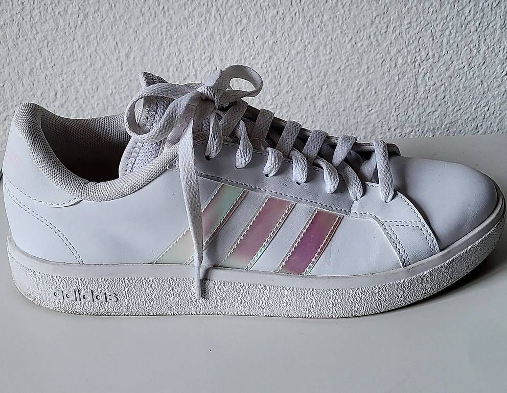 Adidas Scarpe da donna: Adidas Sneaker weiss Grösse 40 2/3 – Usato da Duggingen venduto da lot-of-fun 1