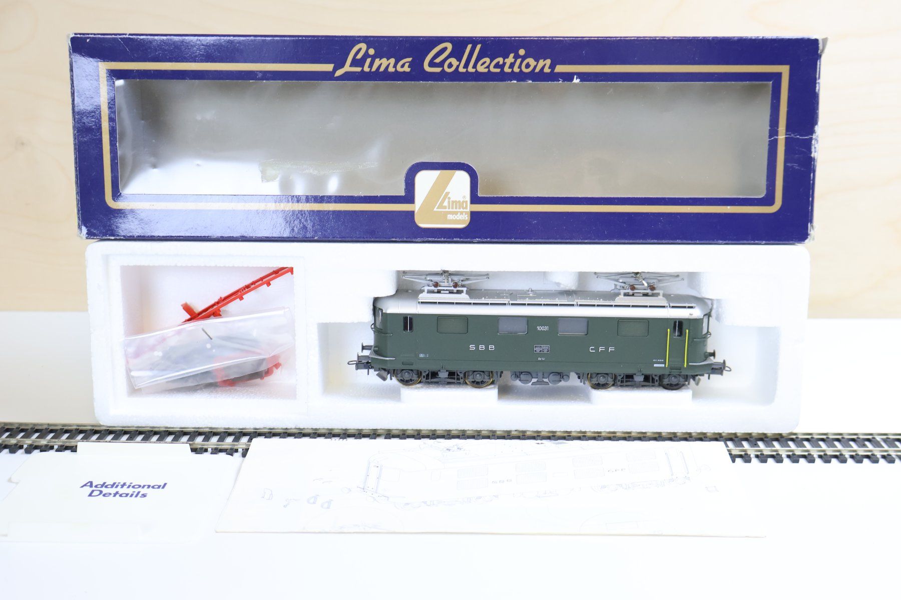 Lima Modellini di ferrovie: Lima Collection SBB Re 4/4 E-Lok - 208444 - H0 – Usato da Winterthur venduto da Monstera 1