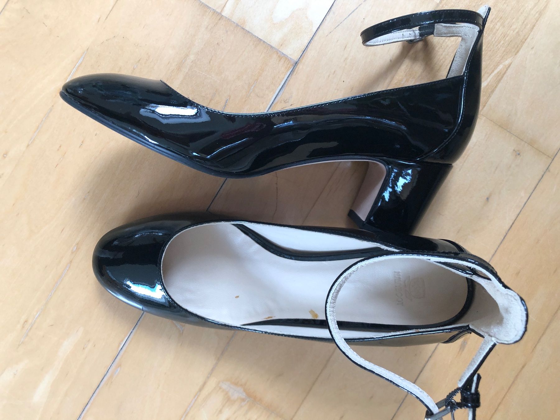 Navyboot Scarpe da donna: Navyboot Pumps schwarz Lack Grösse 37 – Nuovo (secondo la descrizione) da Arlesheim venduto da leyRum4.5 1