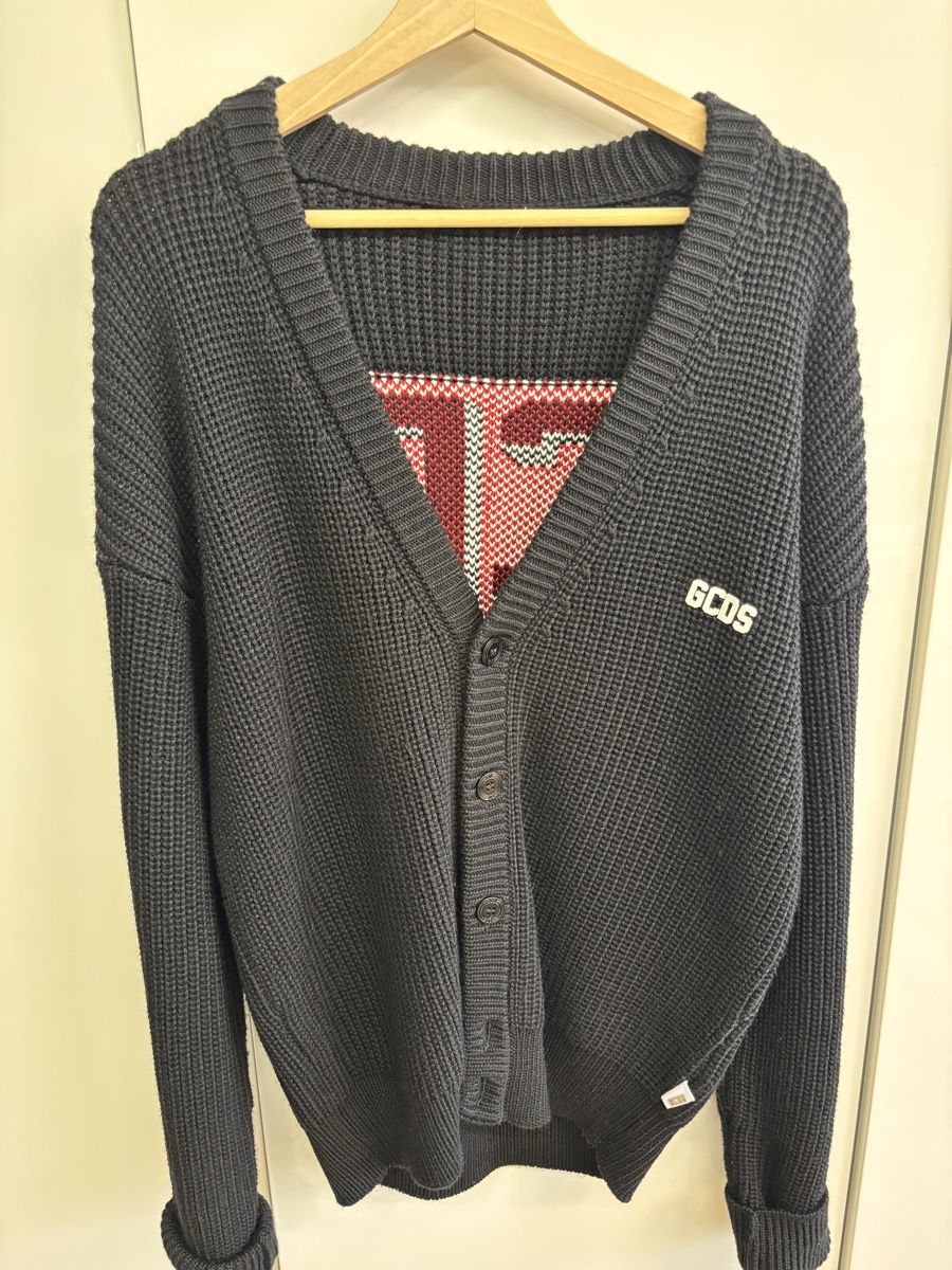Giacche: GCDS Strickjacke schwarz L – Usato da Niederteufen venduto da _time_ 1