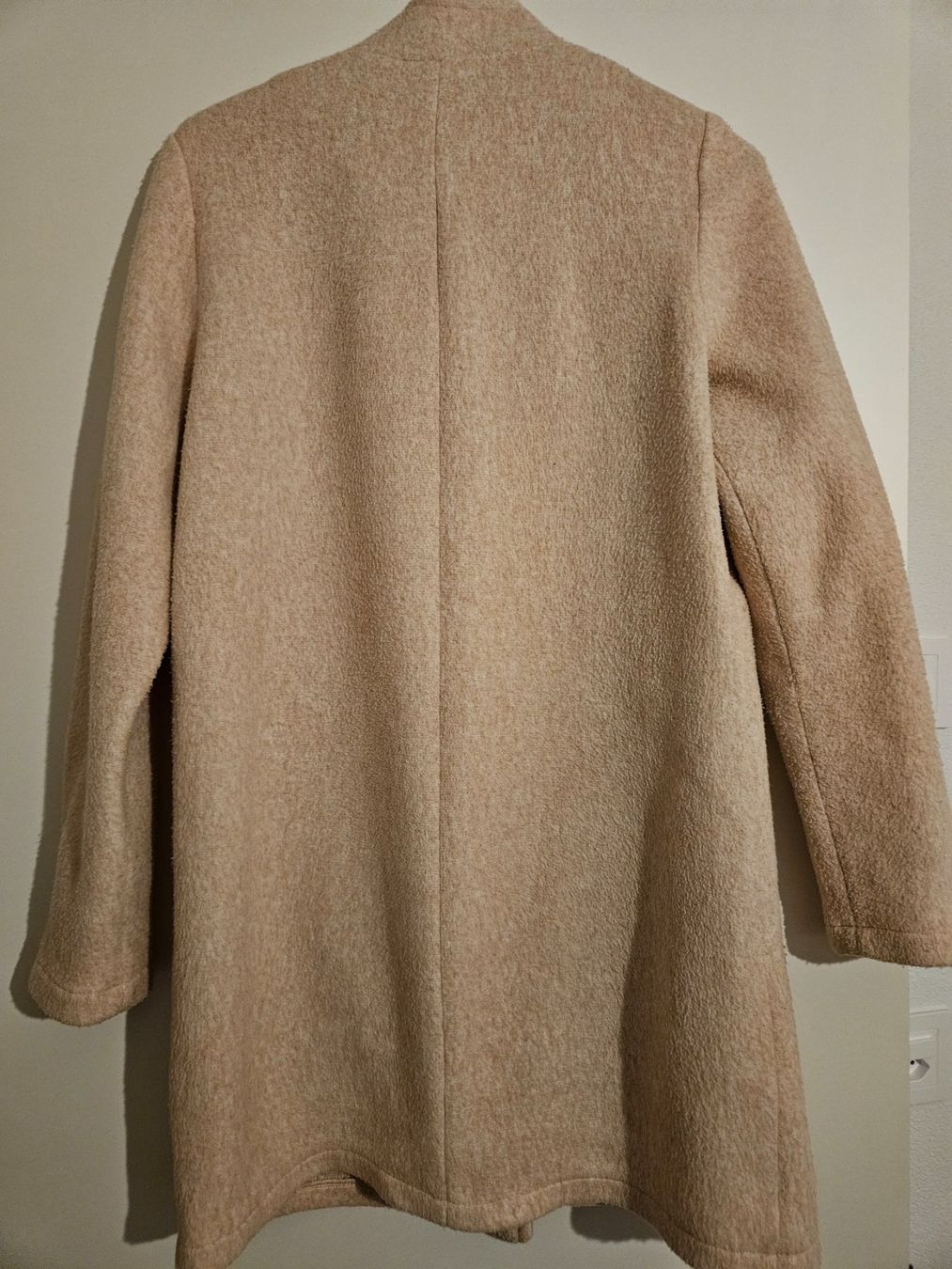 Vero Moda Cappotti: VERO MODA Herbstmantel Gr. M hellrosa kuschelig warm – Usato da Sennhof (Winterthur) venduto da HG2019 3