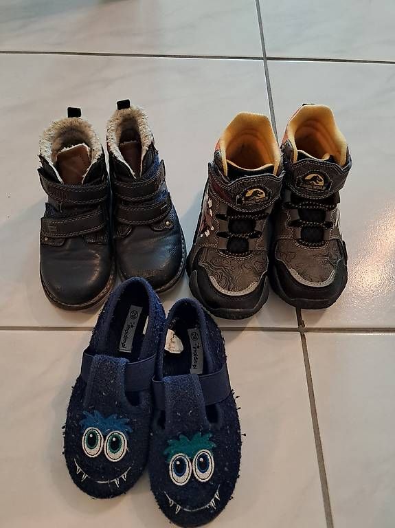 Schuhe für Jungen: Schuhpaket Herbst-Winter Gr. 28 – Gebraucht aus Belp von Verk976