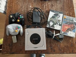Nintendo GameCube Argento + 2 Controller + 2 Giochi