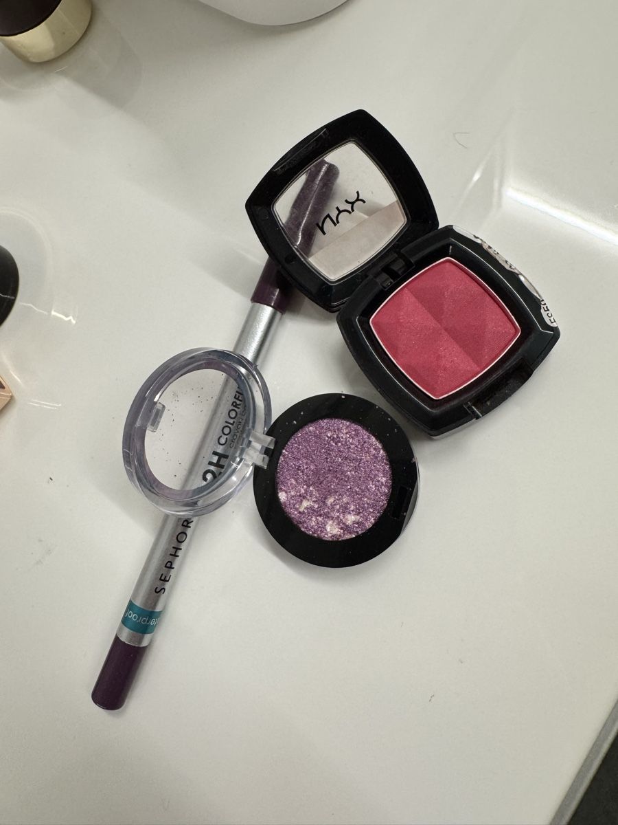 Sephora Make-up: Ombretti + matita viola – Gebraucht aus Porza von kaj_d5q7