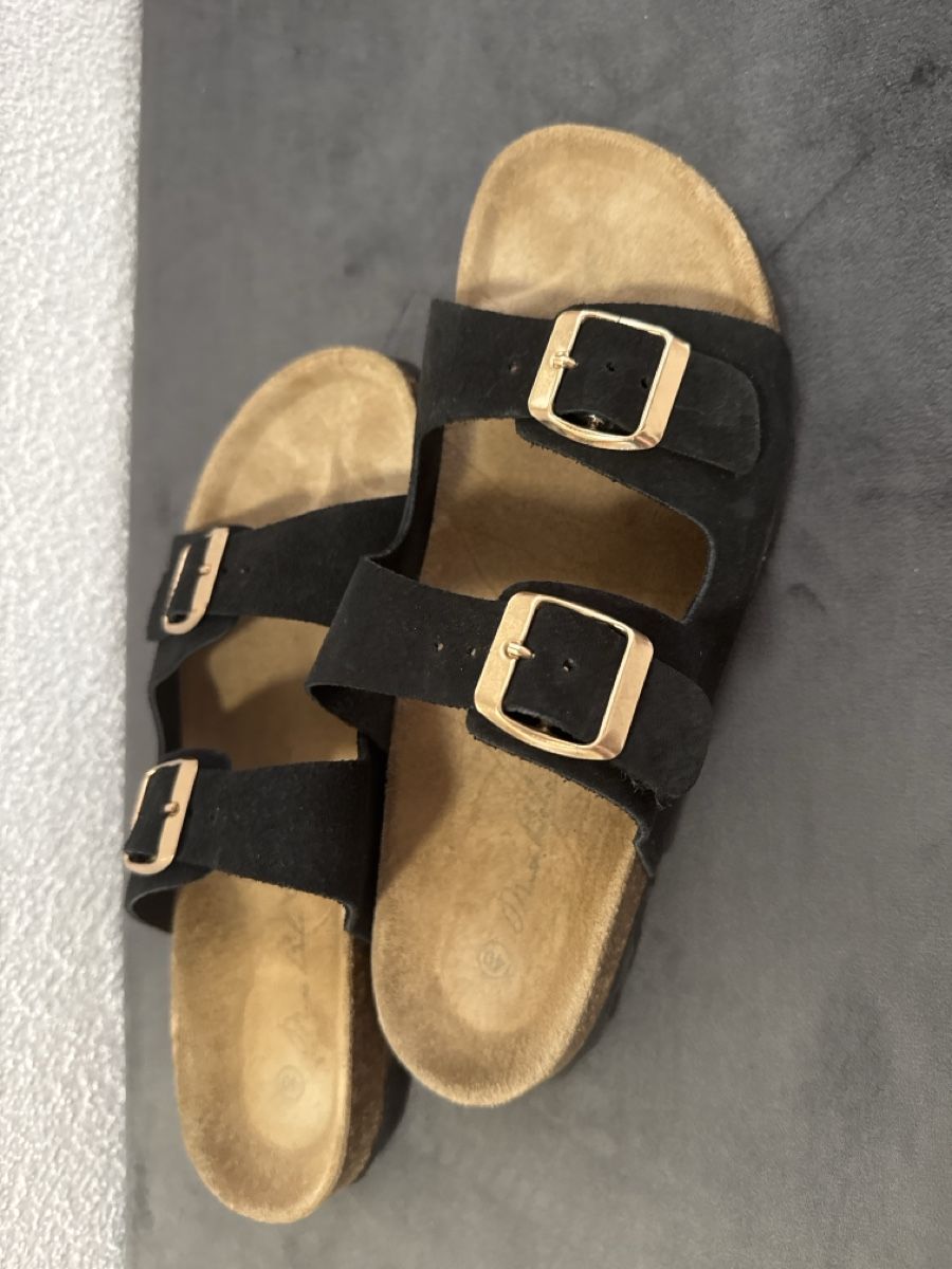 Chaussures hommes: Chaussure à vendre, taille 40 – Neuf (Voir description) à Malleray par mom_s7h6 1