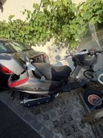 Roller Piaggio XEVO 400 i.e. Farbe dunkelgrau-met. Teileträg