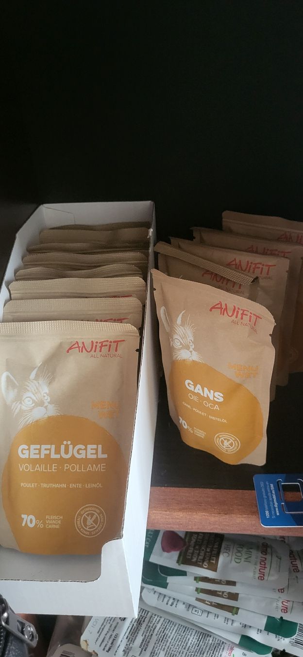 Futter: katzenfutter nass hochwertig – Neu und originalverpackt aus Basel von topthings 1