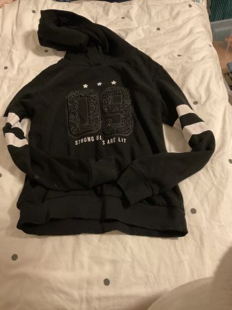 Schwarzer Mädchen Pullover