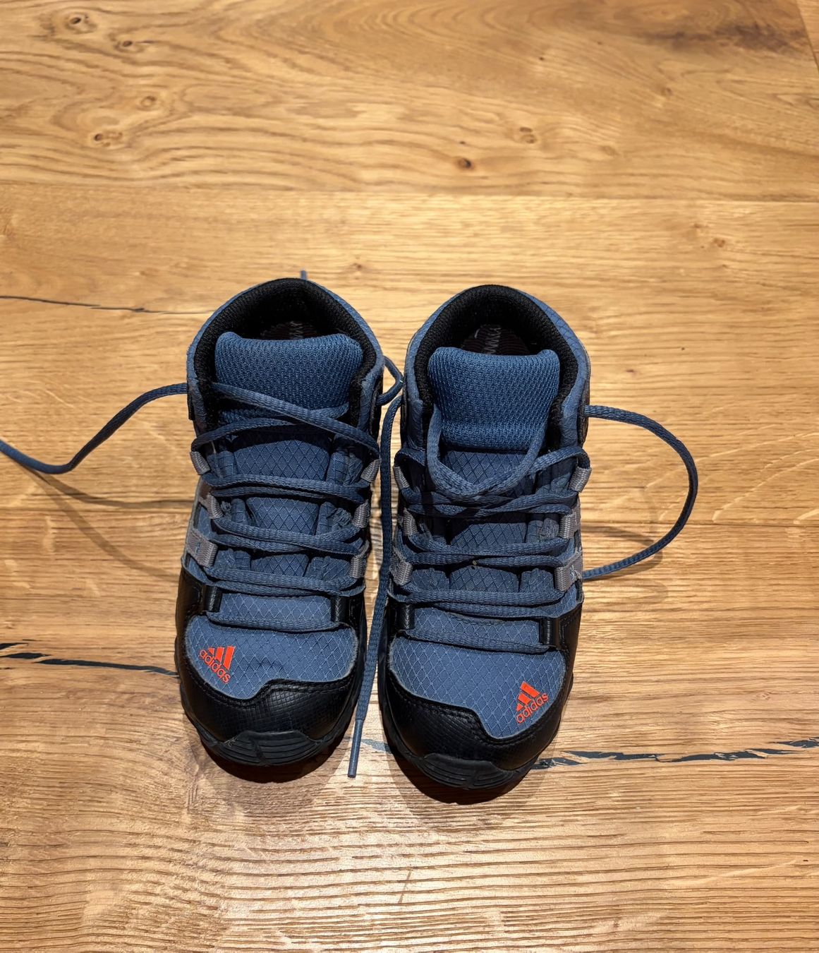 Adidas Schuhe für Jungen: Adidas Terrex Grösse 25 – Gebraucht aus Gähwil von Ste_Holz
