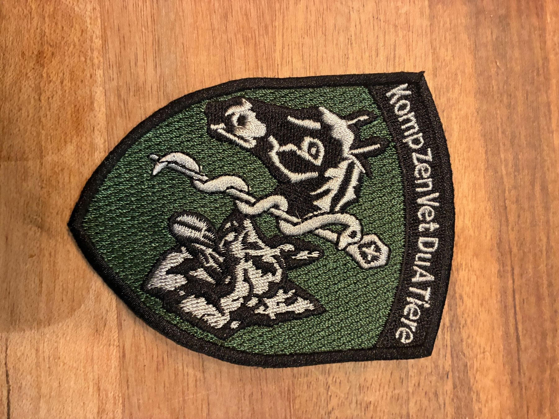Schweizer Armee Placchette & Badge: Zugs Patch Komp Zen Vet DuA Tiere – Usato da Oberiberg venduto da reimet