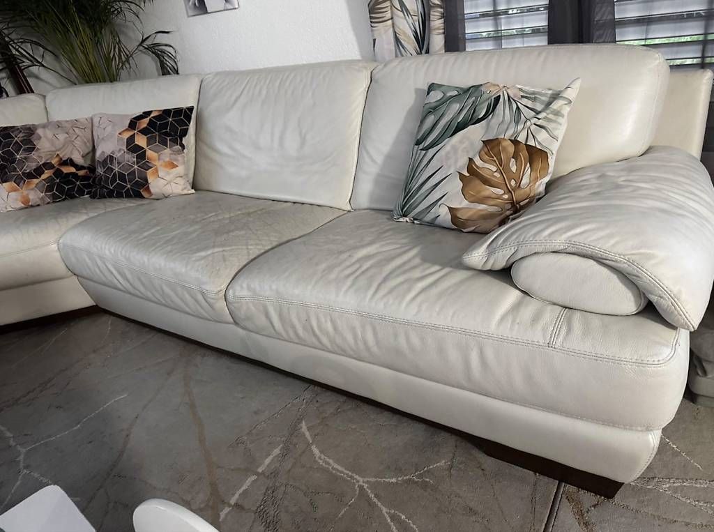 Sofas: GRATIS Ledersofa mit Gebrauchsspure – Gebraucht aus Mühleberg von RobertoMulik 1