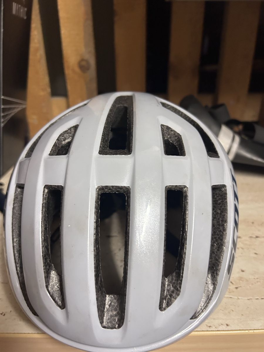 Scott Caschi: Casque de vélo Scott gris état d'usage – Usato da Le Châble VS venduto da Audi_1902 3