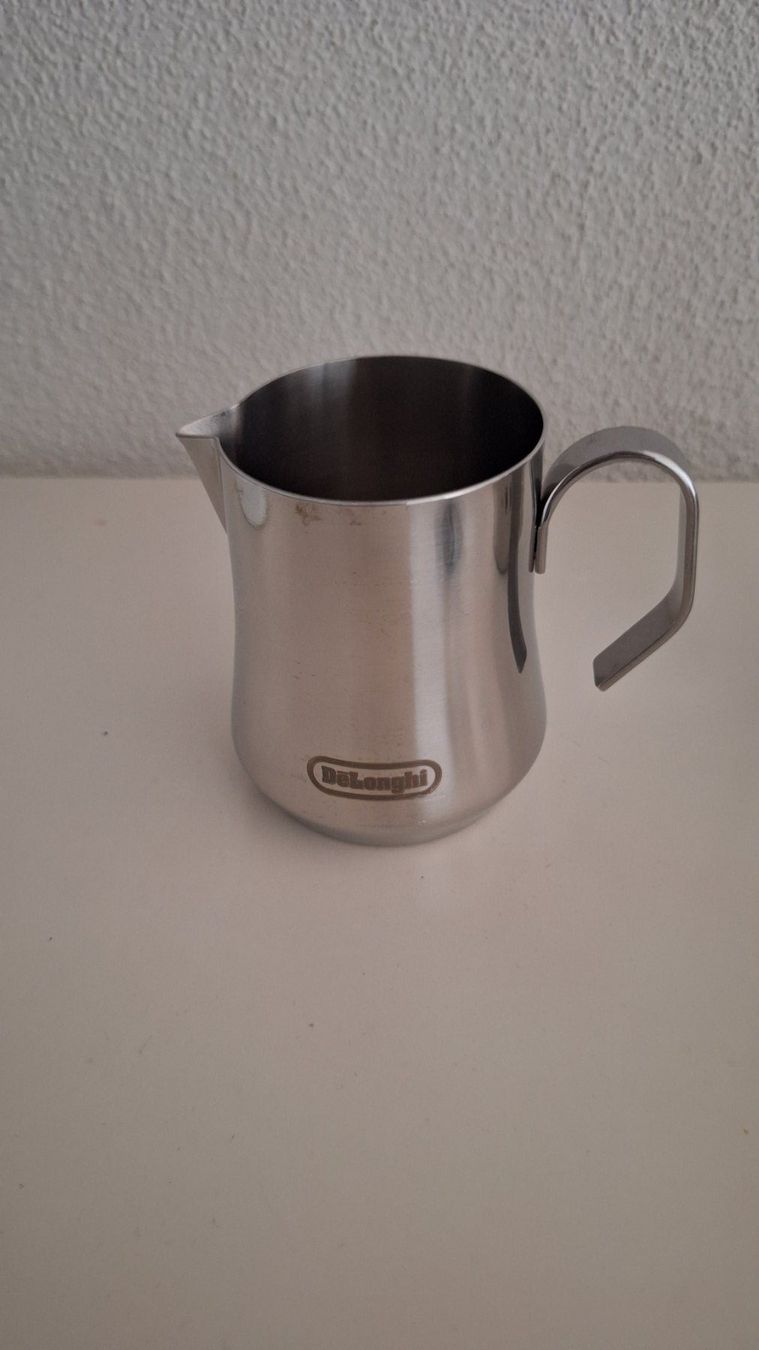 De'Longhi Contenitori & Simili: DE'Longhi Milchkännchen – Usato da Thunstetten venduto da Oberaargau77