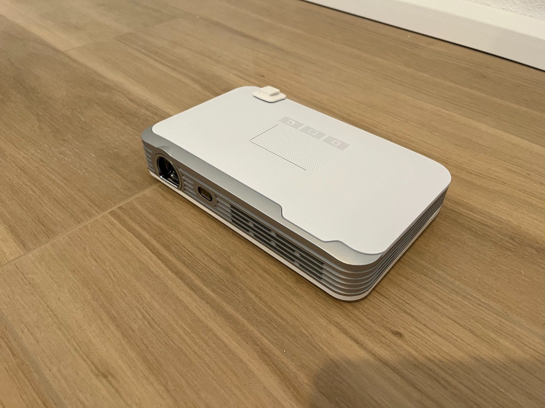 Proiettori: Go Touch Smart Projector T9 LED – Nuovo (secondo la descrizione) da Frauenfeld venduto da Hv 1