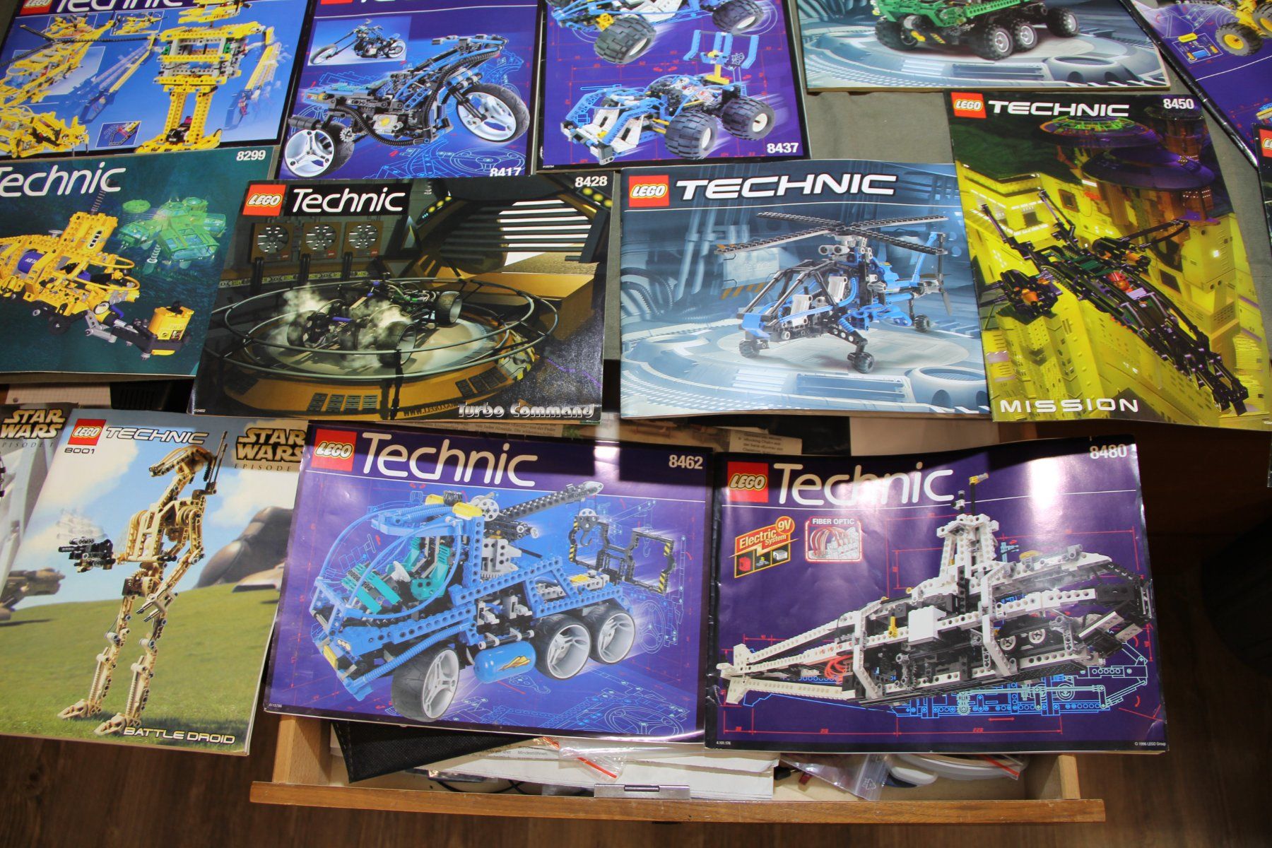 Technics Kit di costruzioni: LEGO Technic Anleitungen 1990 - 2000, 19 Stk – Usato da Belp venduto da Tomsek 6