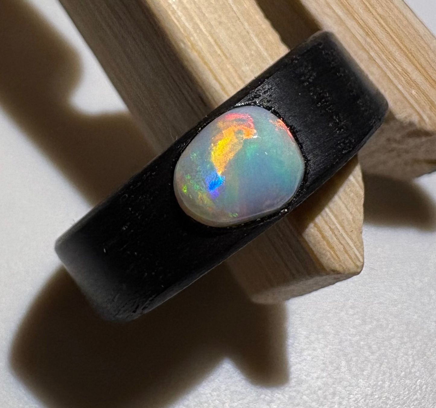 Anelli: Ring Australischer Crystal-Opal+Mooreiche, Grösse 55 – Nuovo (secondo la descrizione) da Wilen b. Wil venduto da Tschirio 2
