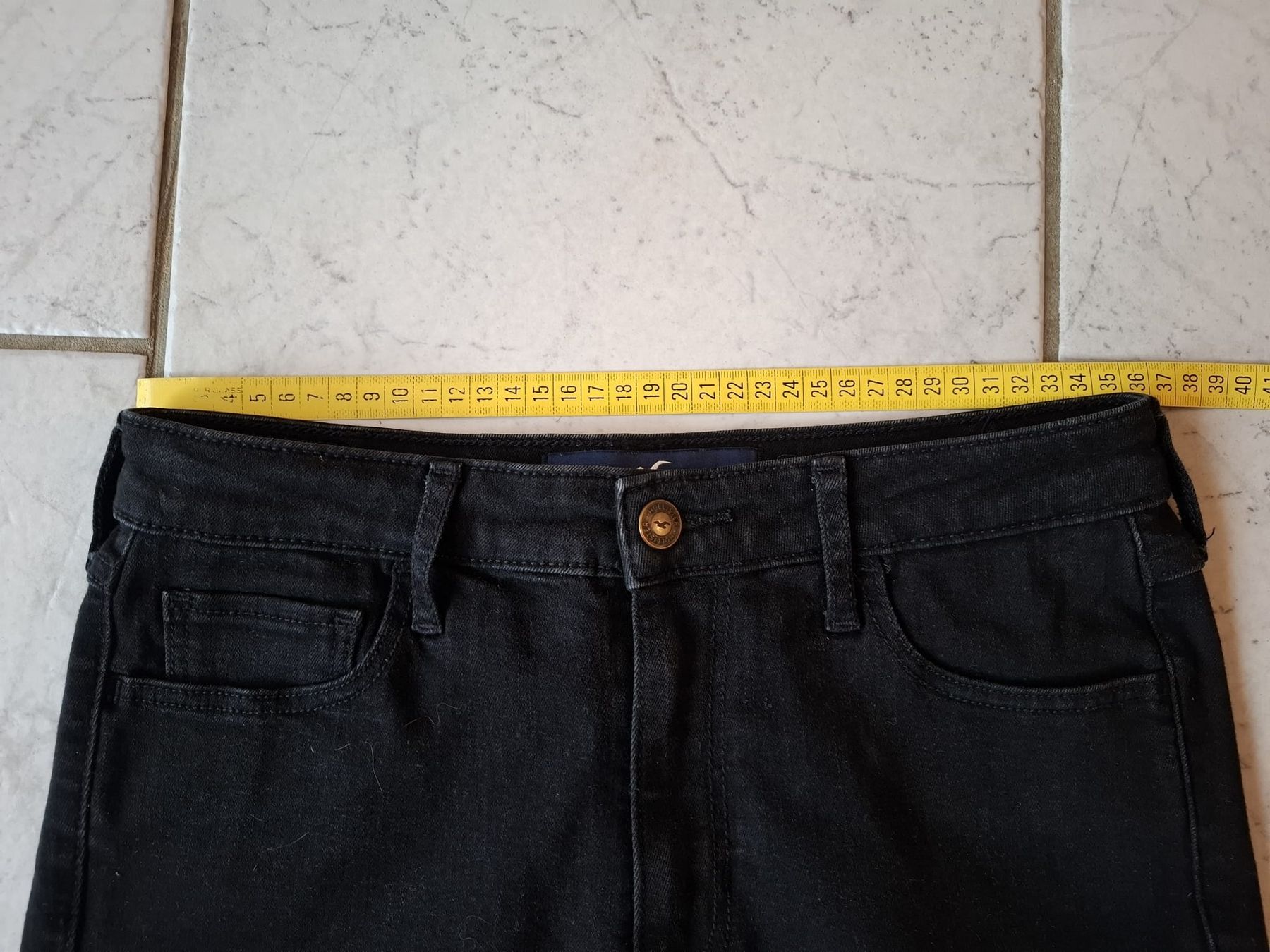 Hollister Jeans: Hollister Jeans schwarz – Usato da Rafz venduto da Isidorro1 3