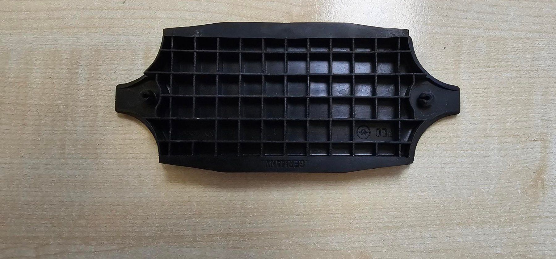 VW Alle Autoersatzteile: Scirocco Hupen Knopf Abdeckung  Lenkrad – Gebraucht aus Reinach AG von 911356 1