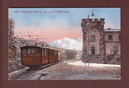 GORNERGRAT - Gare et train // pli d'angle //