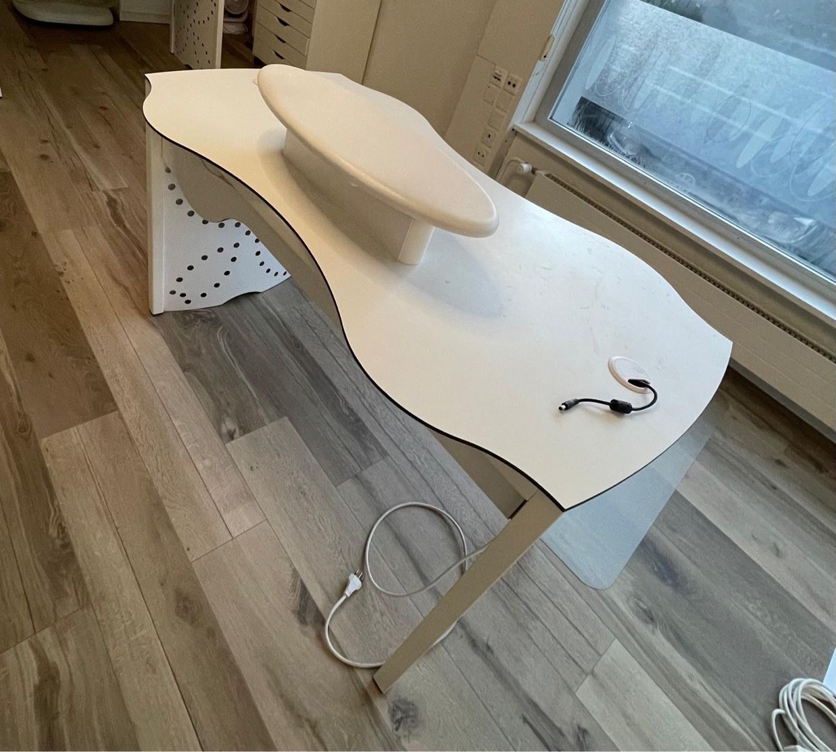 Tische: Nailtisch Jenny Swiss – Gebraucht aus Spreitenbach von jml57 3