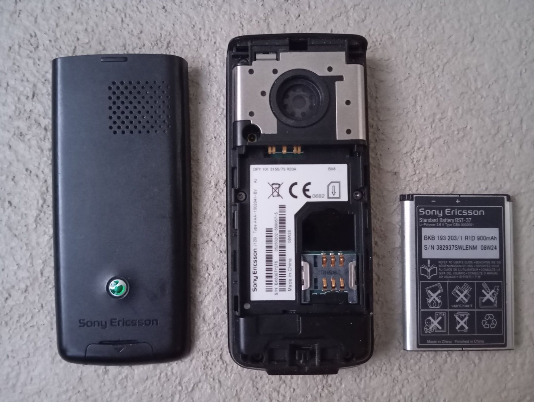 Ericsson Telefoni cellulari / Smartphones: SONY ERICSSON J120i mit Akku – Nuovo (secondo la descrizione) da Zeneggen venduto da shemesh_ 1