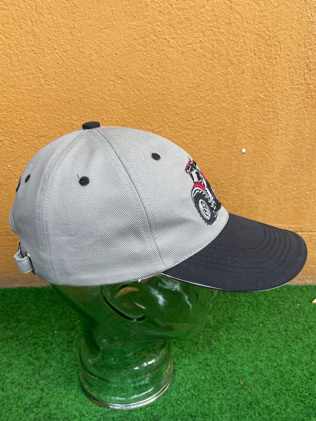 Copricapi, berretti & cappellini: Vintage Y2K Cap Traktor embroidered – Usato da Zürich venduto da le_souk 3