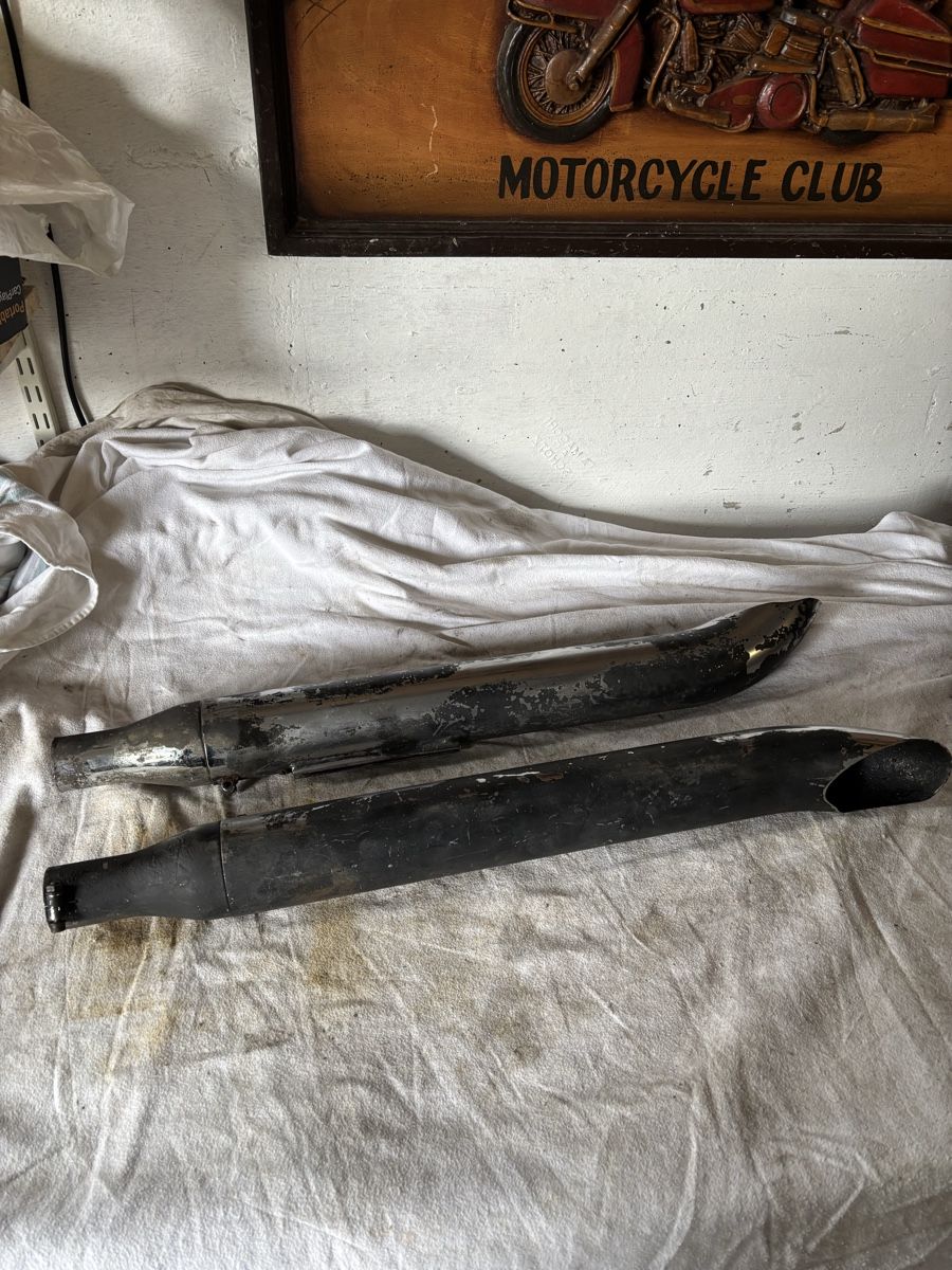 Harley-Davidson Auspuffanlagen: Harley Davidson Auspufftöpfe – Defekt aus Schötz von Harley35