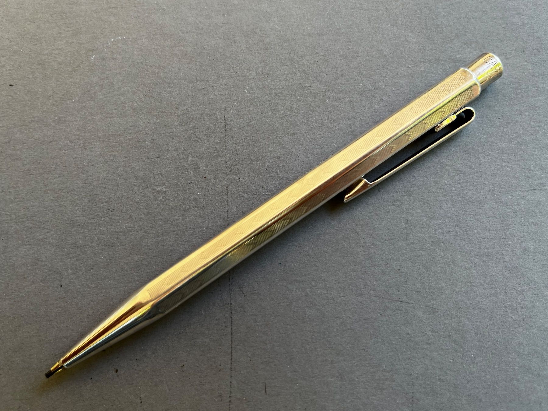Caran D'Ache Matite, matite colorate & gessi: Caran d’Ache Ecridor Minenhalter - Chevron, versilbert dd – Usato da Zürich venduto da FV.vintage 1
