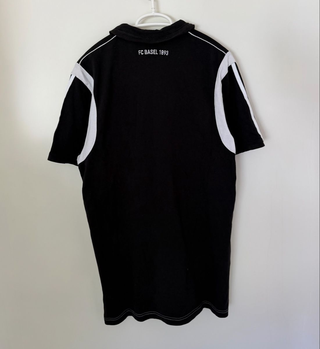 Adidas Canottiere & Pantaloni: Fc Basel Adidas Training Shirt Schwarz – Usato da Füllinsdorf venduto da hae_gt9l 1