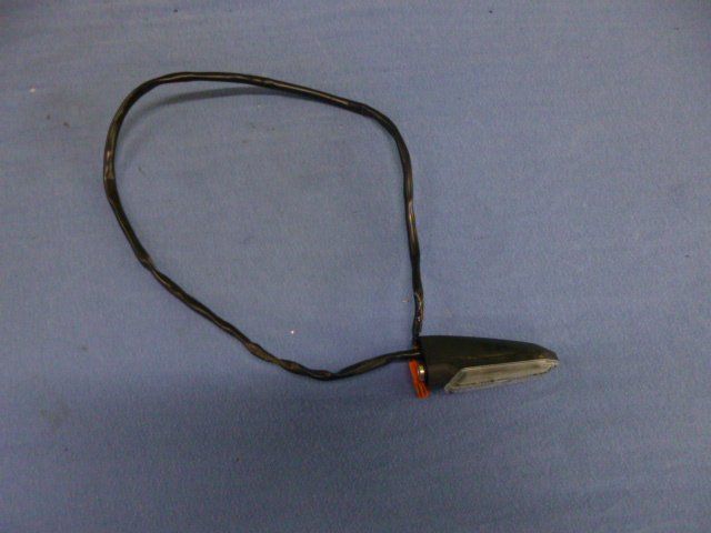 Honda Tutti i ricambio per moto: Honda CBR650R / 2023 Blinker hinten links – Usato da Rothrist venduto da THEI2
