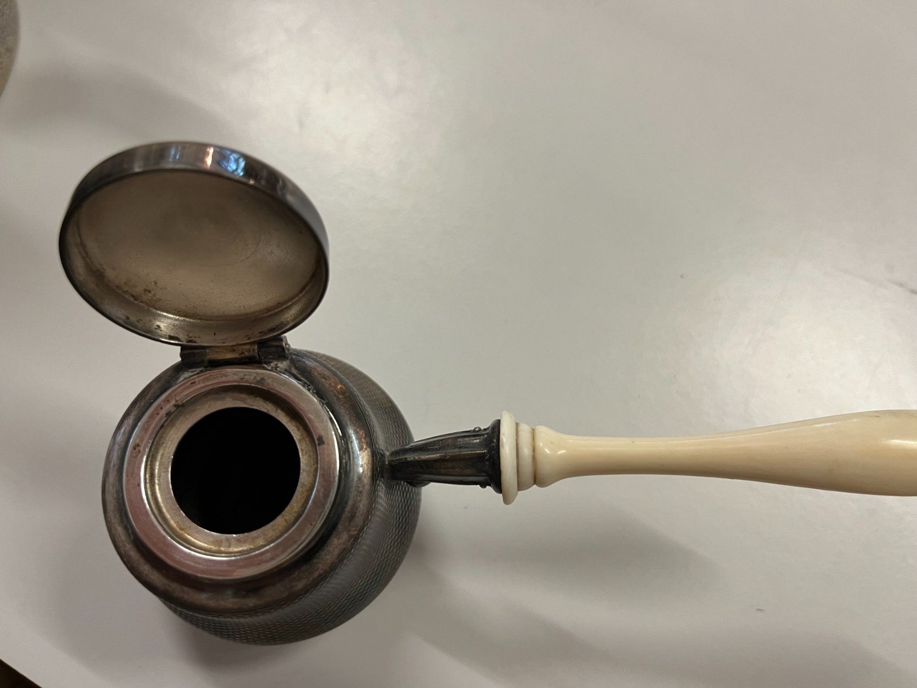 Töpfe: Kleines Gefäss mit Deckel und Stiel – Gebraucht aus Stetten AG von Brissago25 5