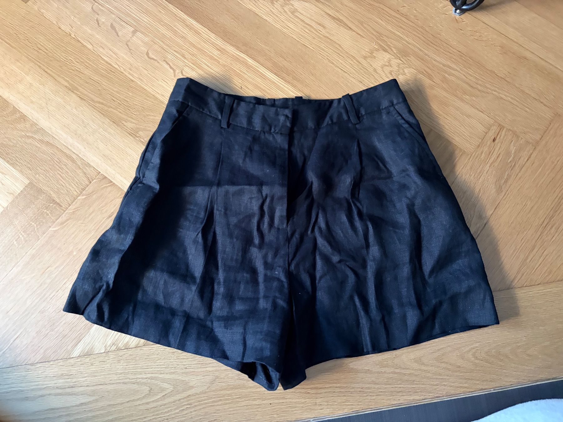 Zara Pantaloni: ZARA 100% Linen short – Nuovo e nell'imballaggio originale da Zürich venduto da mon_ht6w