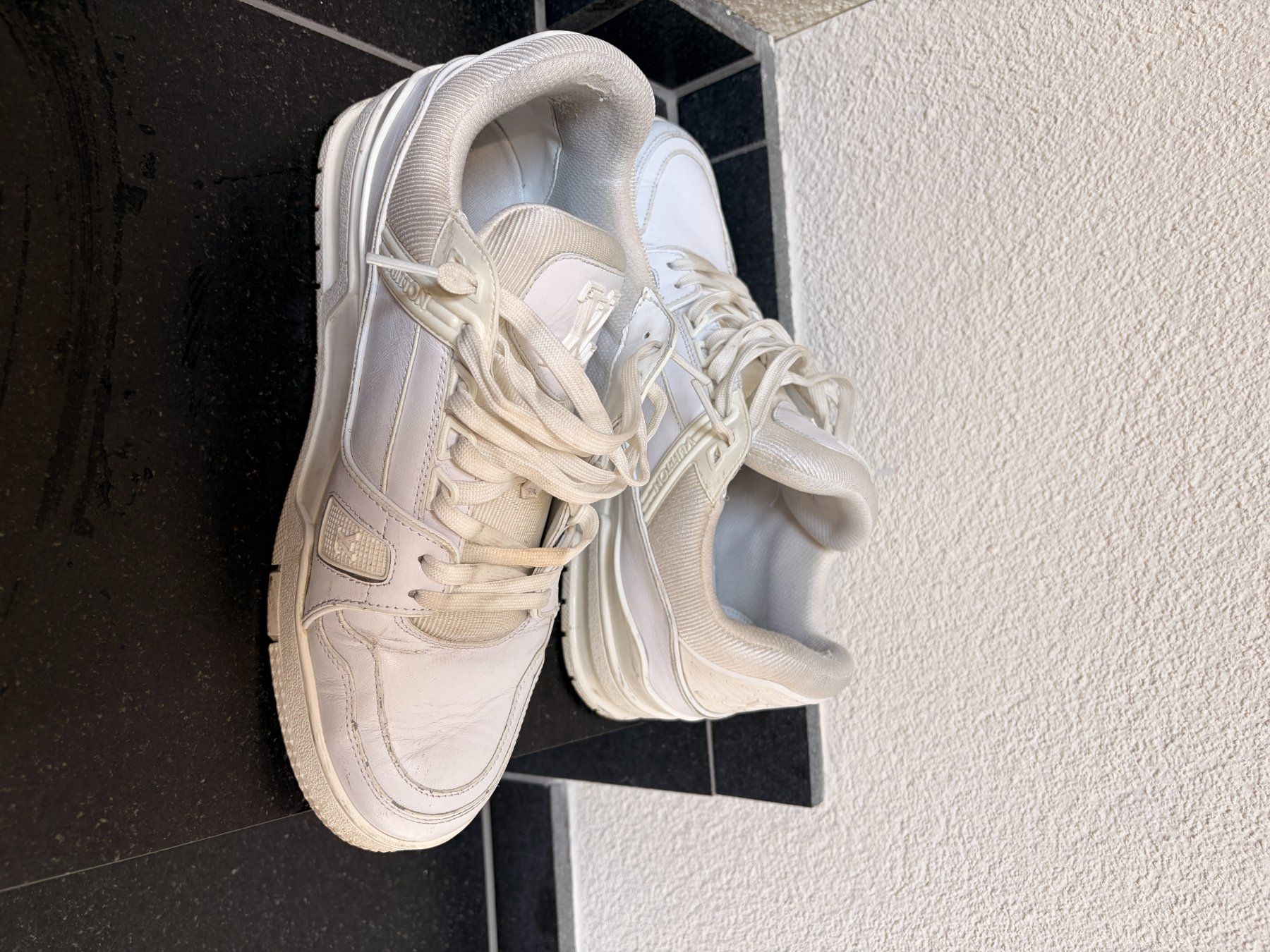 Louis Vuitton Scarpe da uomo: Louis Vuitton Trainer Sneaker Weiss Gr. 43 – Usato da Erlenbach ZH venduto da ene_m6dc 2