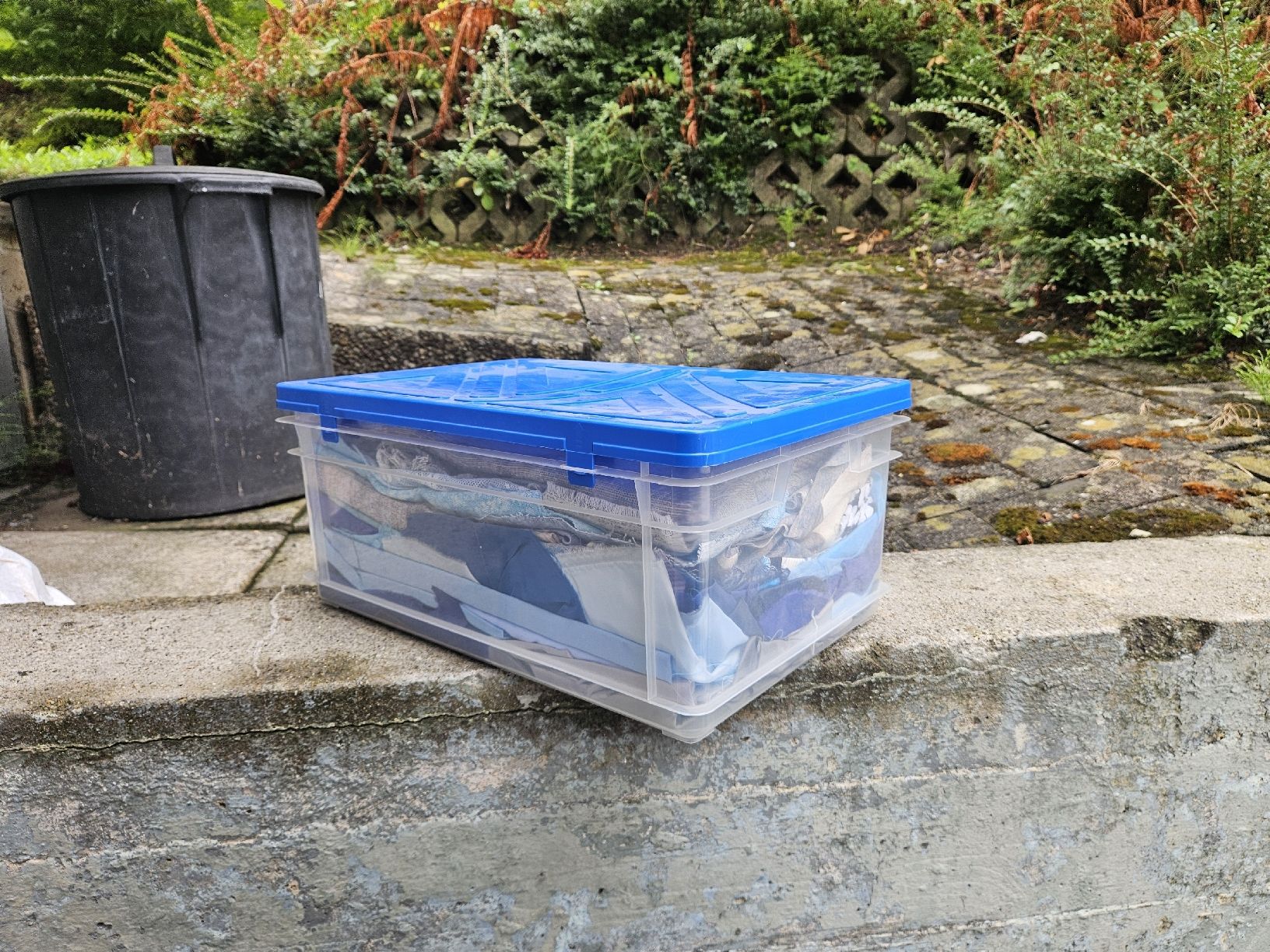 Stoffe: diverse Kisten mit stoffresten / bastelmaterial – Gebraucht aus Oetwil am See von akkawi 5