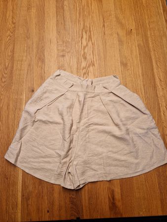 Kurze Stoffhose beige Gr. XS