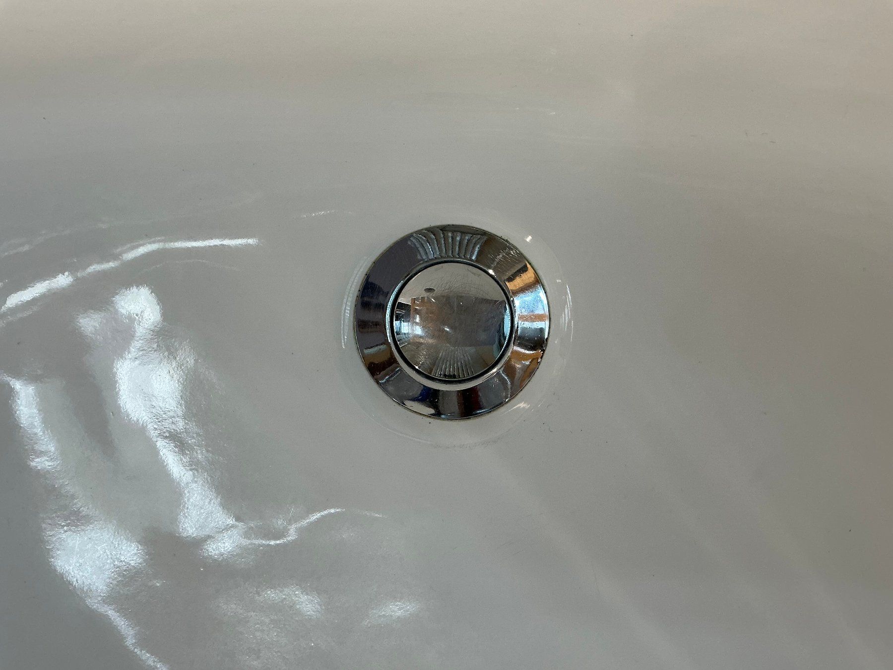 Lavabi & lavandini: Rundes Lavabo mit Wasserhahn – Usato da Zug venduto da Bauteile-Zug 2