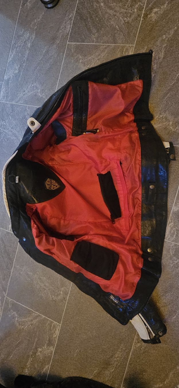 Giacche: Motorrad Lederjacke  – Usato da Meiringen venduto da Mimomagalhaes 4