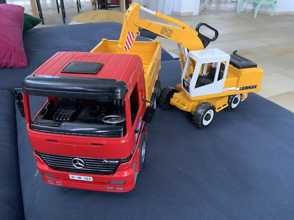 Bruder Mercedes Actros LKW mit Bagger | Kaufen auf Ricardo