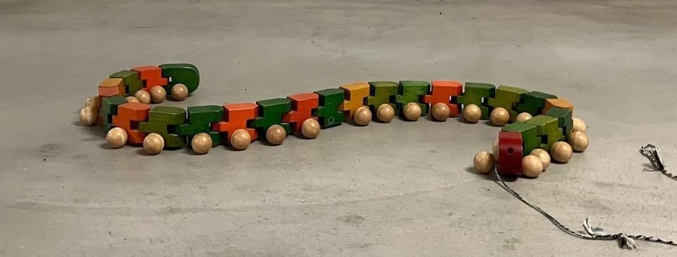 Stühle: tatzelwurm – Gebraucht aus Allschwil von rotocker