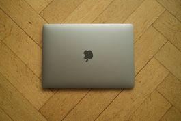 Macbook air 13 8GB RAM, 256GB SSD