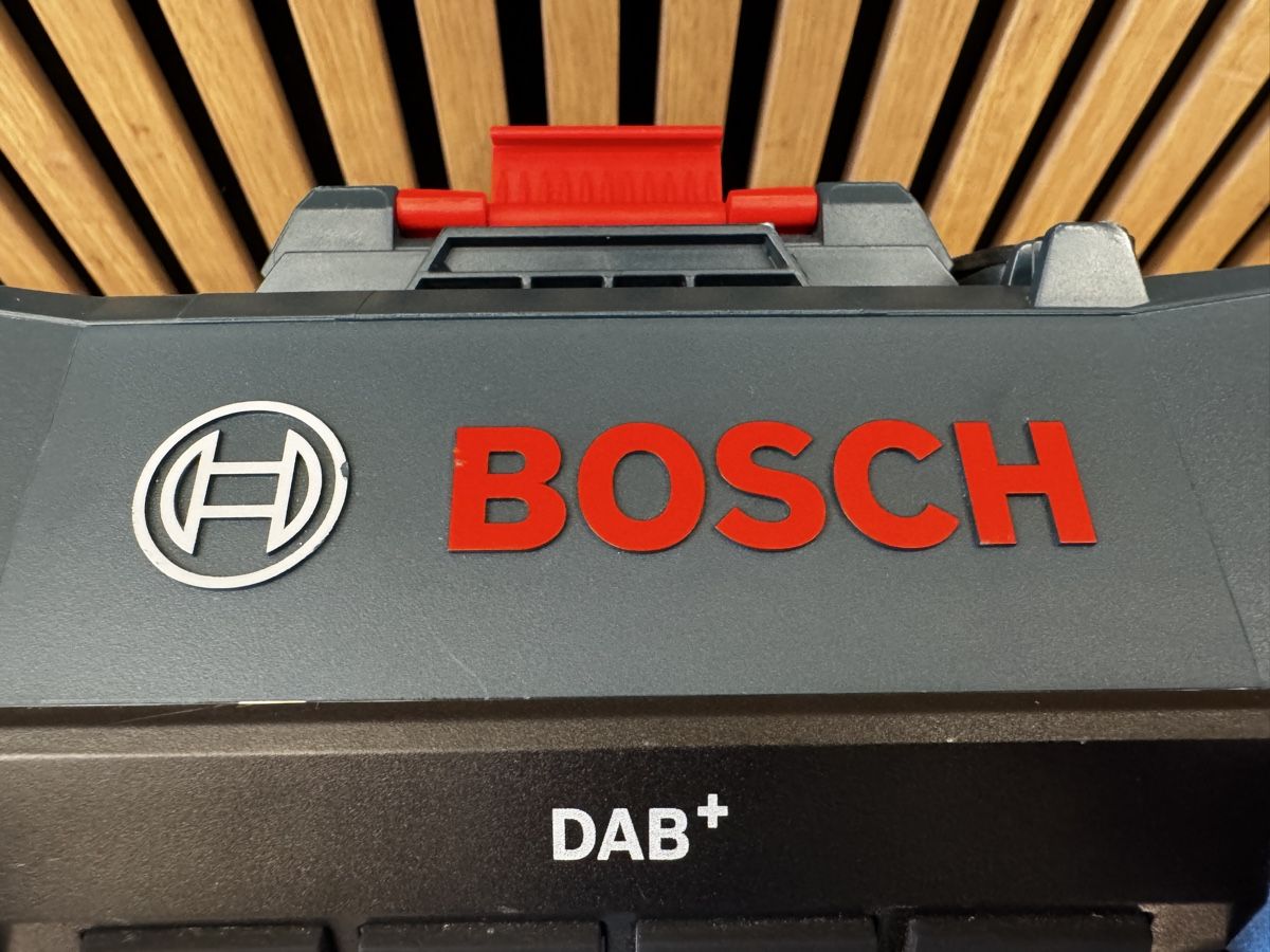 Bosch Radio: Bosch GPB 18V-2 SC Professional DAB+ Baustellenradio Heavy D – Usato da Basel venduto da bau_6tk8 6