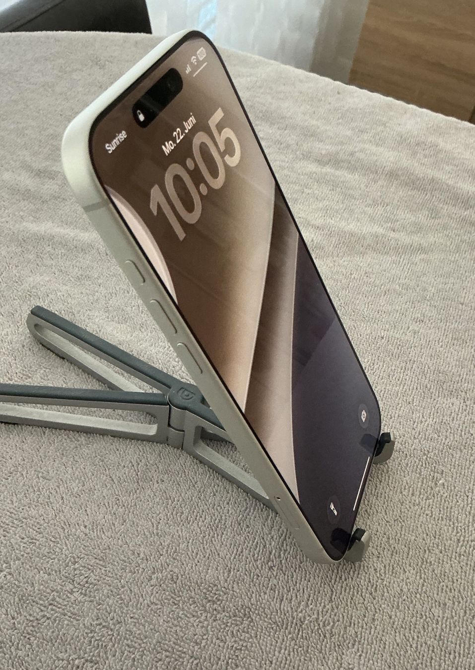 Apple Telefoni cellulari / Smartphones: iPhone 17 Pro Max 258 GB, Silber, Silicon Case, noch neu – Nuovo (secondo la descrizione) da Affoltern am Albis venduto da Sspiridon 5