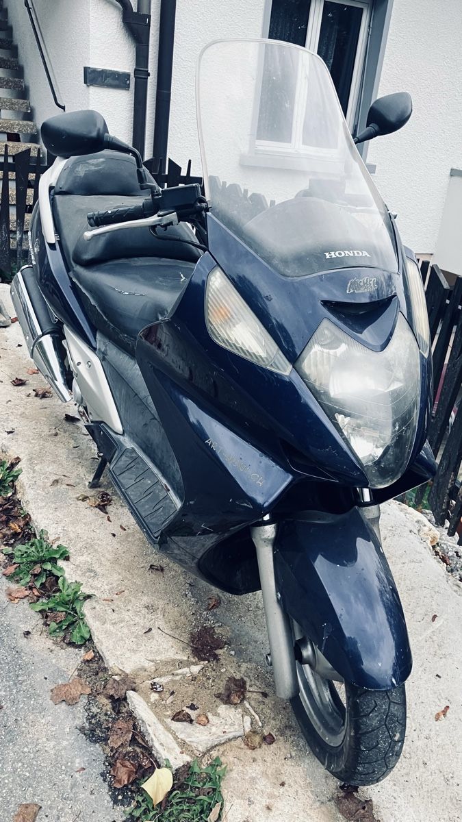 Honda Scooter: Scooter Honda 600  – Usato da Boveresse venduto da isa_597d
