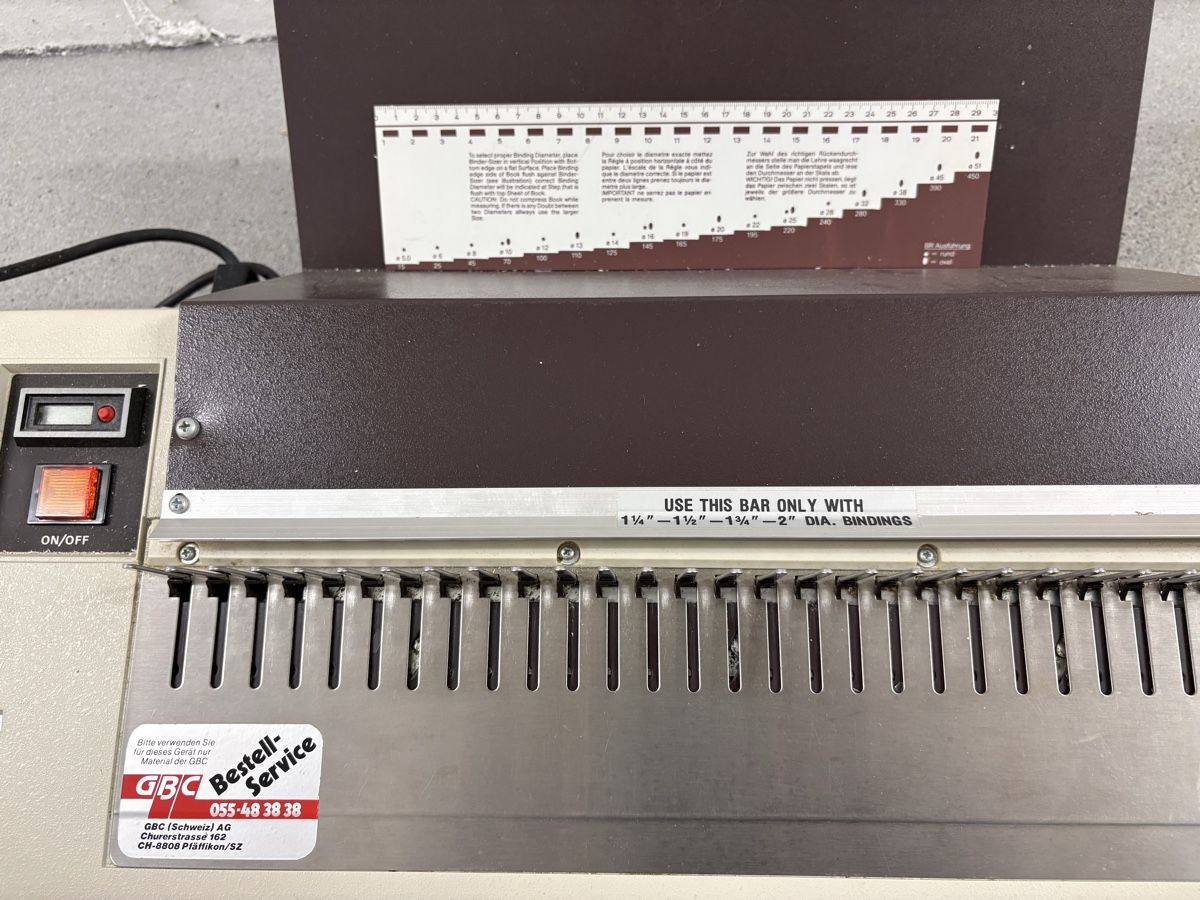 Macchine rilegatrici: GBC 110EB Elektrische Bindemaschine ab Fr. 1.- – Usato da Perlen venduto da S0nG0ku 2