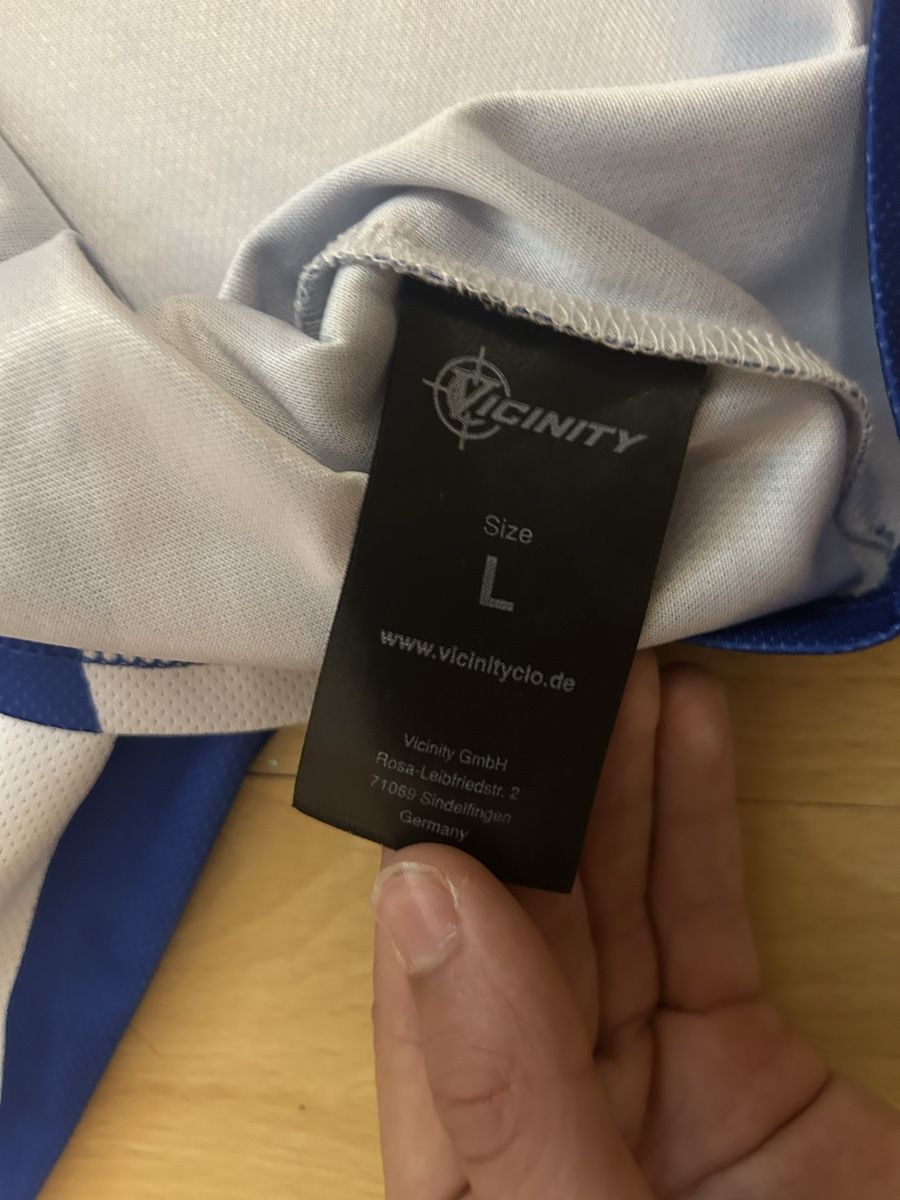 Leibchen & Hosen: Vicinity Trikot blau Grösse L 100% Polyester! – Neu (gemäss Beschreibung) aus Laufen von rai_s8dc 4